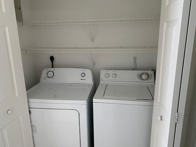 Building Photo - 11165 SW 6th St