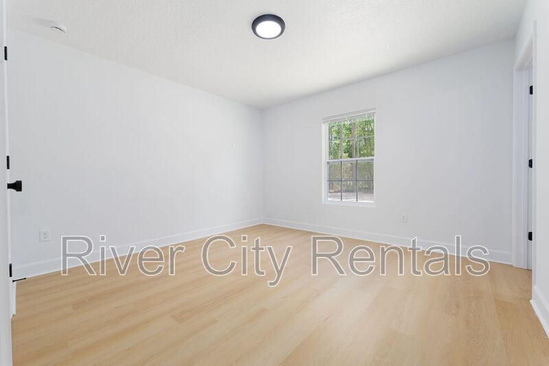 Building Photo - 7127 Stetson St