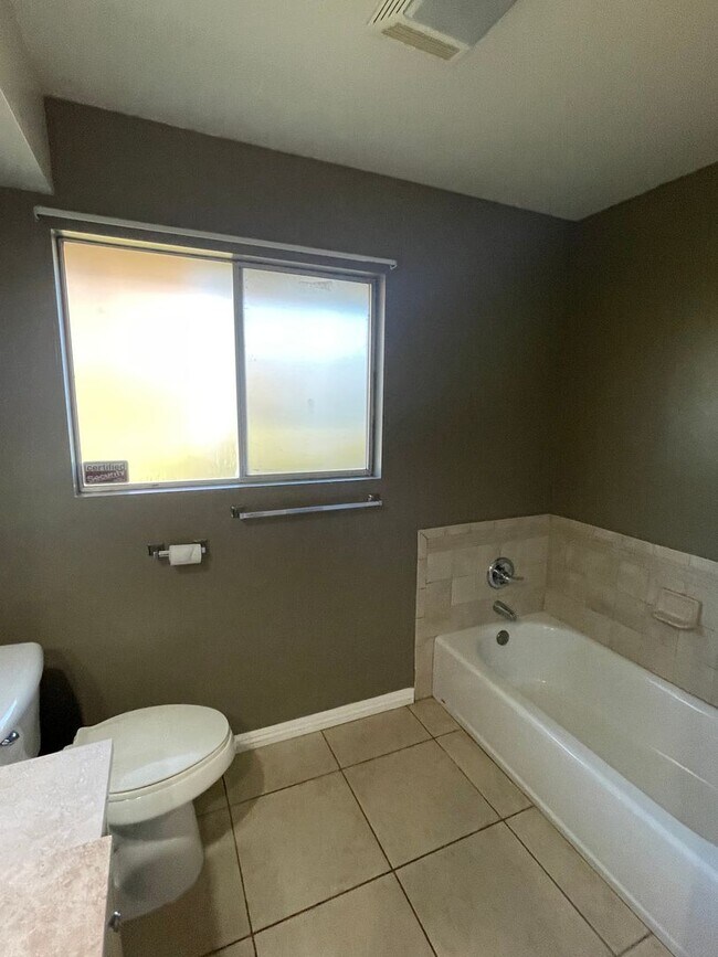 Building Photo - Incredible 3bd/2ba house surrounded by working orchards! Available now!