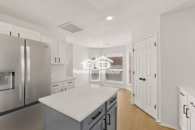 Building Photo - 4918 Silverweed Dr