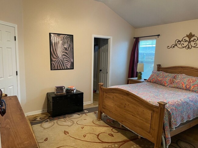 Building Photo - MAY PRE-LEASE!!!!  Adorable 3 Bedroom Home in Westfield