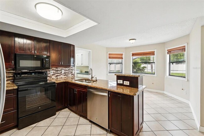 Building Photo - 7925 Tumblestone Dr