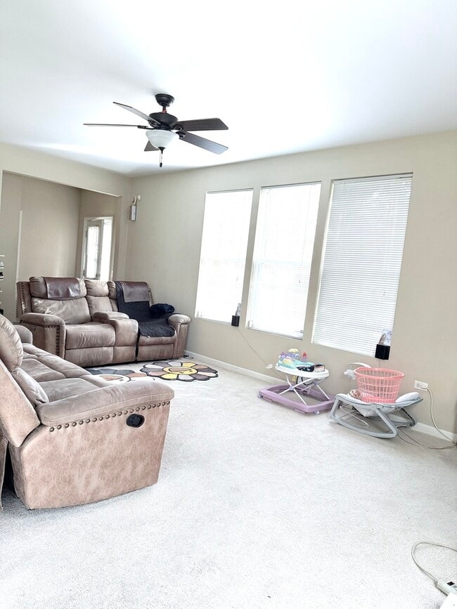 Building Photo - 3345 Bromley Ln