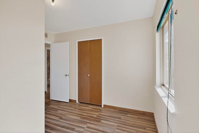 Building Photo - 2702 Avenida Del Sol
