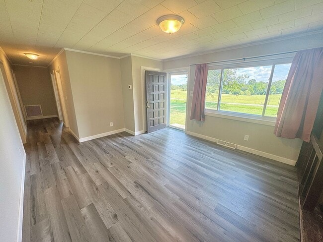 Building Photo - North Iredell - 3 Bedroom / 2 Bathroom