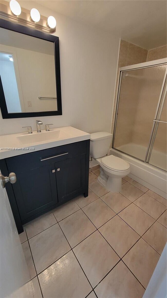 Building Photo - 13155 Ixora Ct