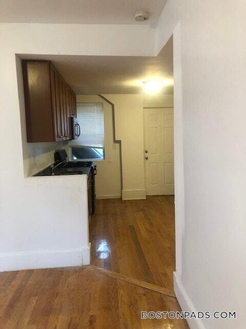 Building Photo - 33 Algonquin St