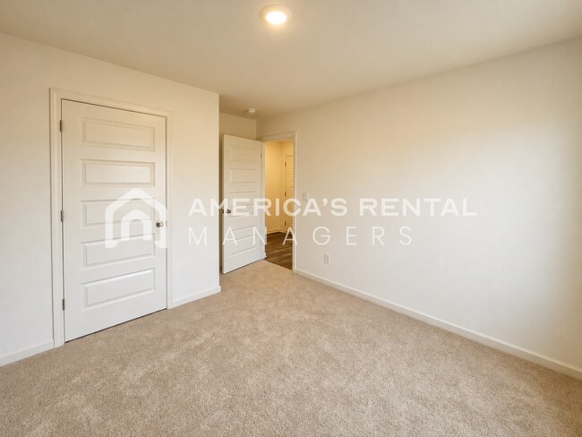 Building Photo - 309 Oakmont Cir