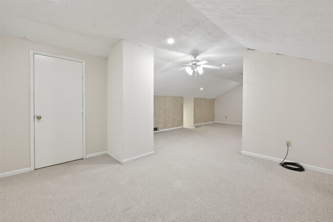 Building Photo - 13514 Clayton Hill Dr