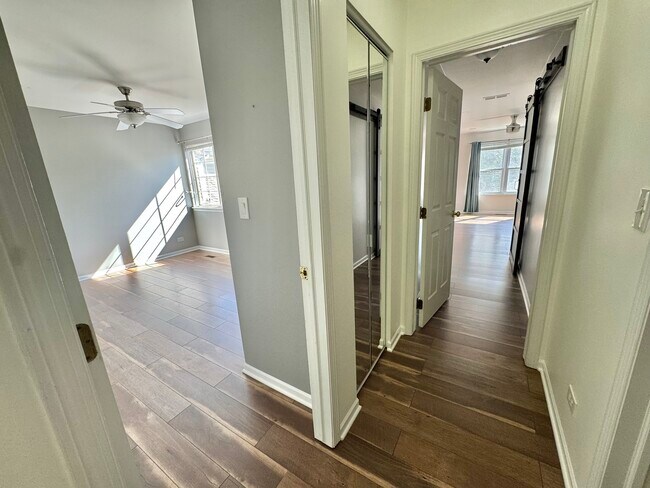 Building Photo - 58 W Briarwood Dr