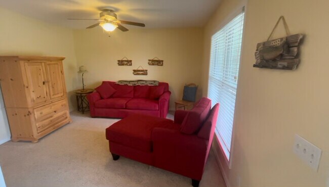 Building Photo - 134 Lake Village Ln