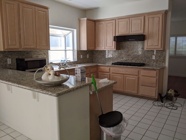Building Photo - 2015 Havemeyer Ln