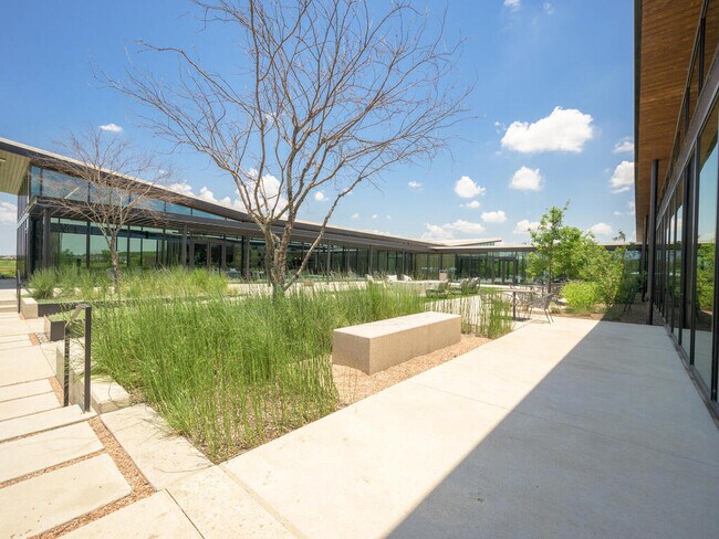 Building Photo - 7700 Dylan Dr