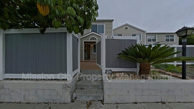 Building Photo - 432 Via Rosa