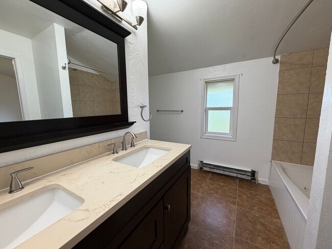 Building Photo - Beautifully remodeled Home in NE Anchorage