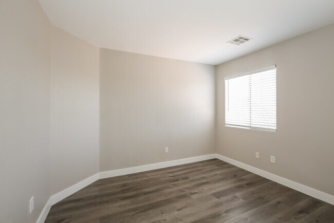 Building Photo - 9304 Freedom Heights Ave