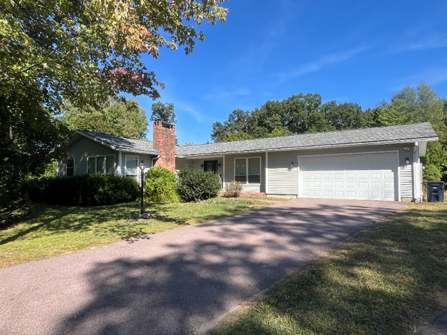 Building Photo - 559 Malletts Bay Ave