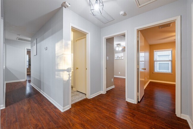 Building Photo - 15823 Kings Cypress Ln