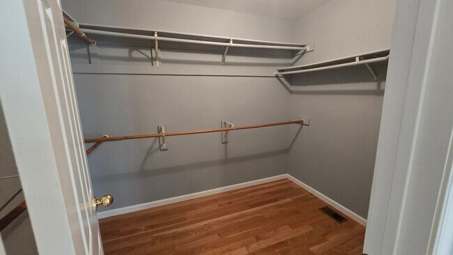 Building Photo - 1 Lenape Ln