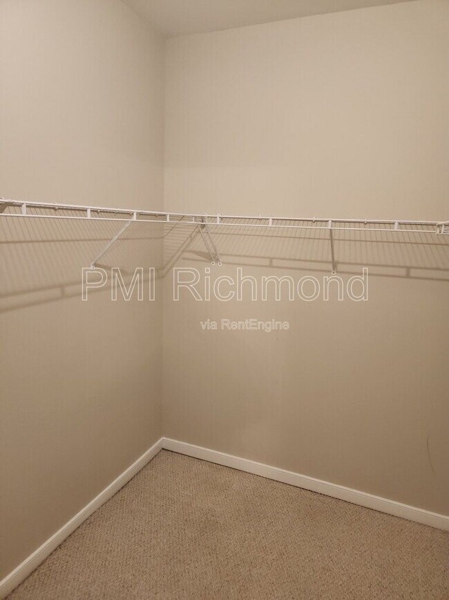 Building Photo - 1252 Providence Knoll Dr