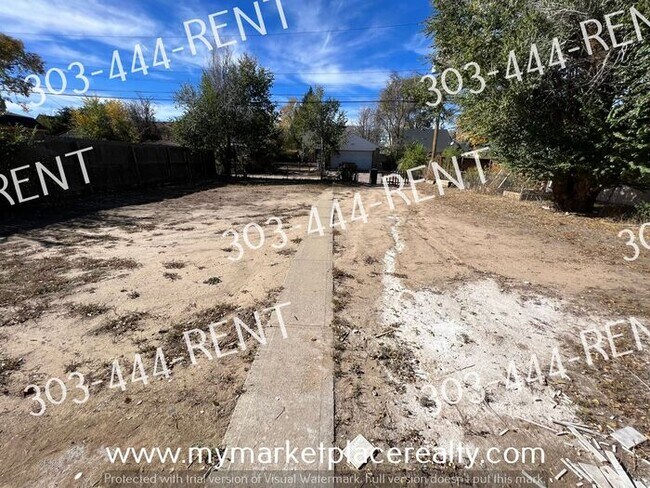 Building Photo - Nice house - 3 Bedroom, 1 bedroom