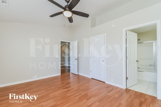 Building Photo - 5918 Vallecito Dr