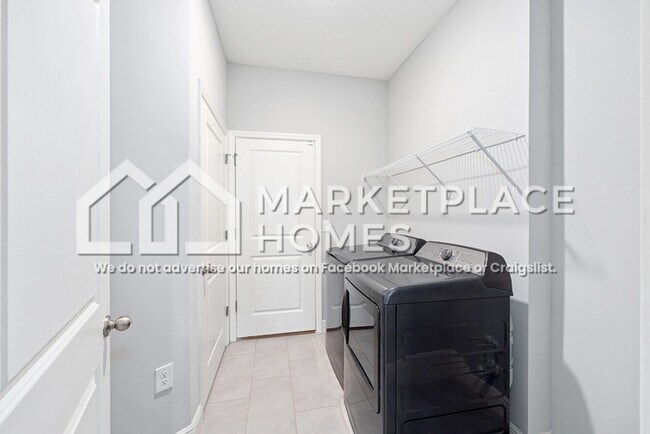 Building Photo - 5428 SW 44th Ct Rd
