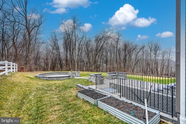 Building Photo - 13605 Otono Dr