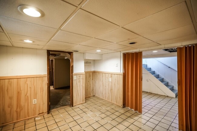 Building Photo - 409 E Melbourne Ave