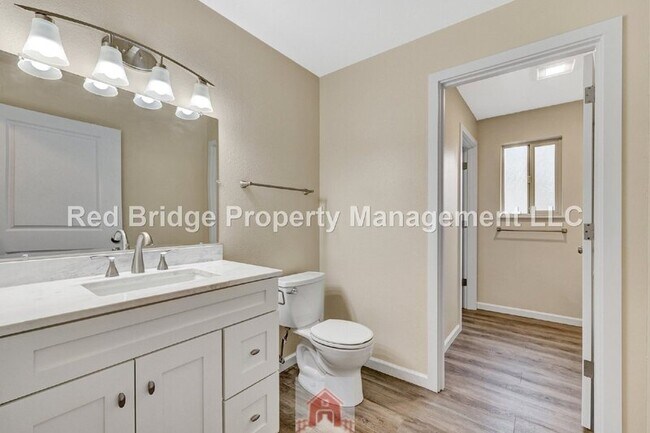 Building Photo - 4314 Southwest View Point Ter