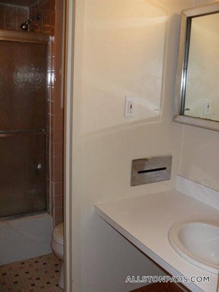 Building Photo - 1110 Commonwealth Ave