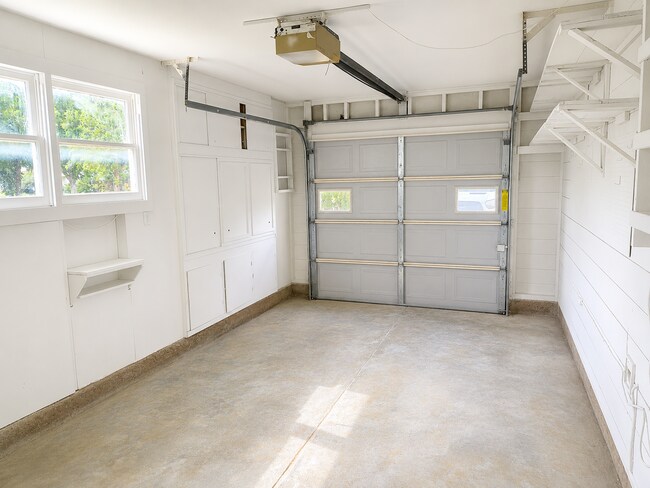 Building Photo - COMPLETELY REMODELED 3 BEDROOM, 2 BATHROOM HOME COMING SOON!