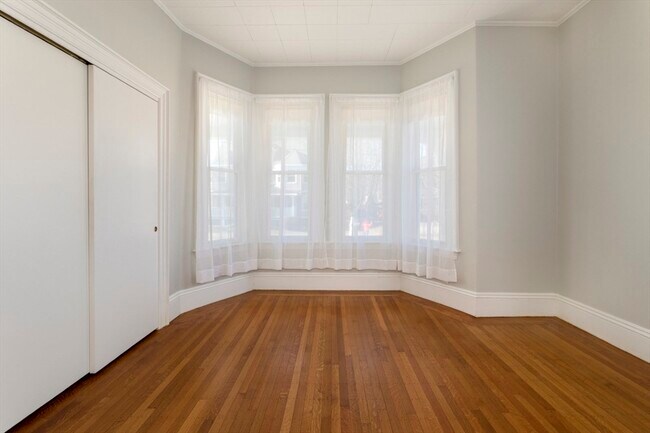 Building Photo - 128 Woburn St