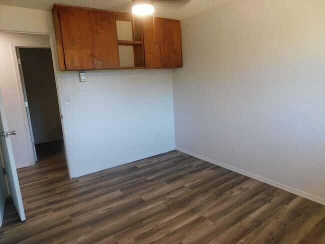 Building Photo - 2792wi