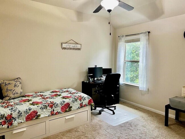 Building Photo - 14602 W Red Bayberry Ct