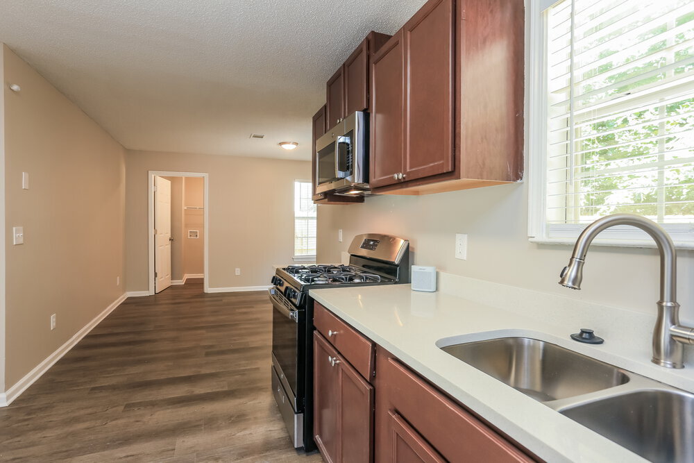 Building Photo - 2350 Sapphire Ct