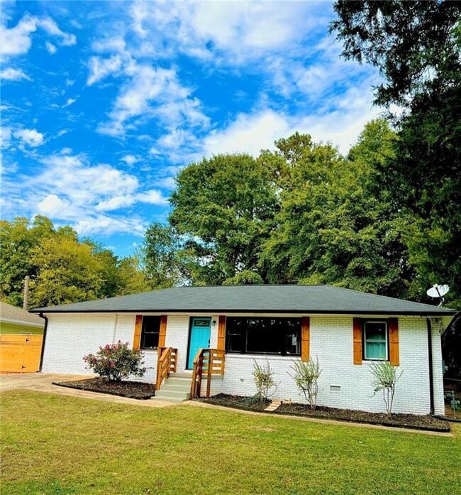 Building Photo - 695 Kennesaw Dr