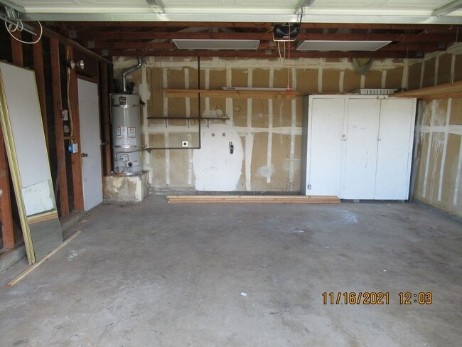 Building Photo - Upgraded Casa La Canda Townhome