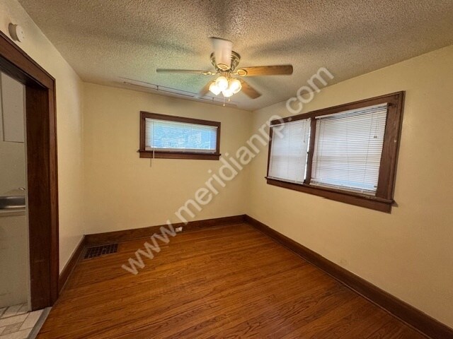Building Photo - 1341 Home Ave