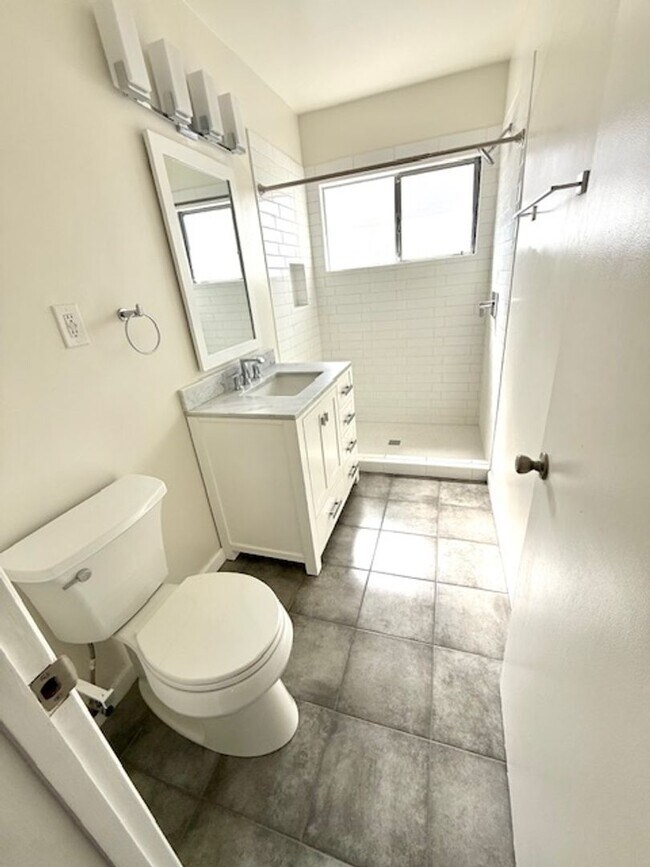 Building Photo - **LA MIRADA** Beautifully Maintained 3-Bed...