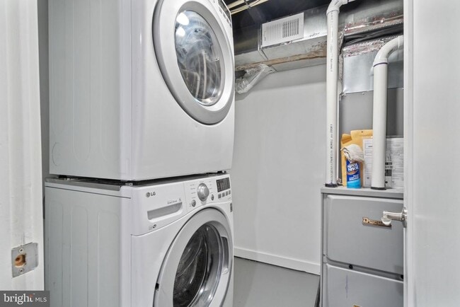 Building Photo - 1825 S Hanover St