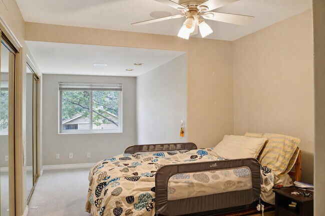 Building Photo - 6132 E Baja Dr