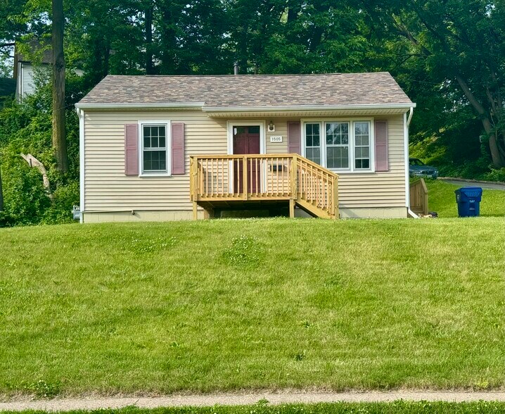 Primary Photo - 1505 Kirkwood Blvd