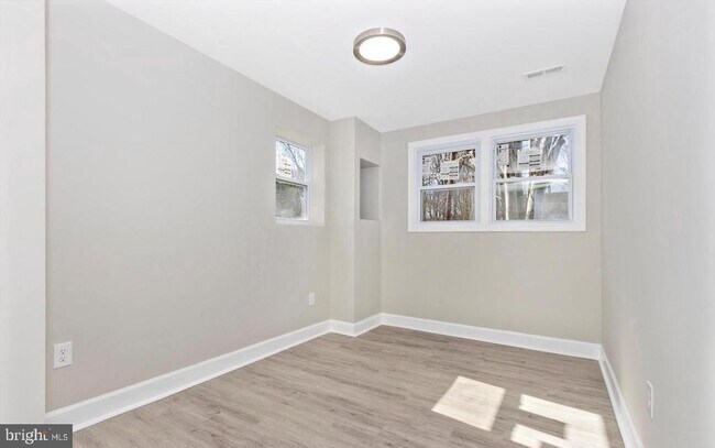 Building Photo - 5810 Rehling St