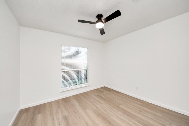 Building Photo - 17310 Pastoria Dr