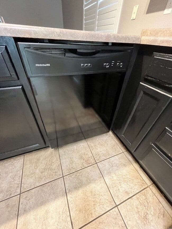 Building Photo - 402 N Amador St