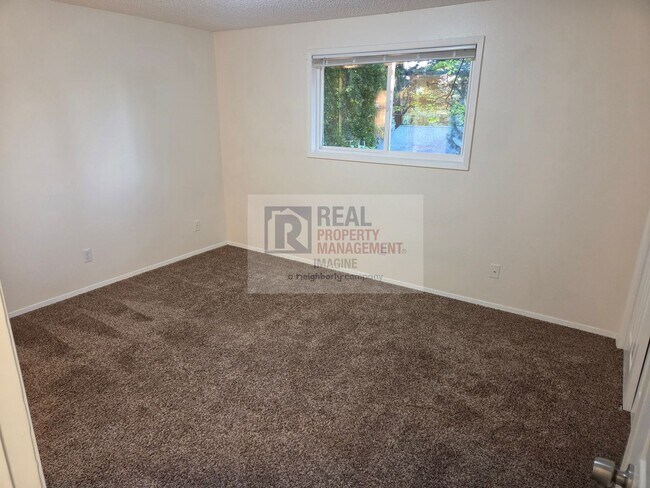 Building Photo - Check out this wonderful 2.0 bedroom, 2.0 ...