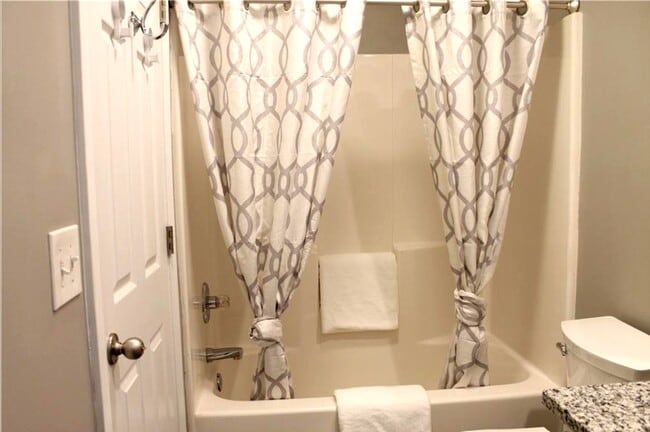 Building Photo - 27 Corinth Rd