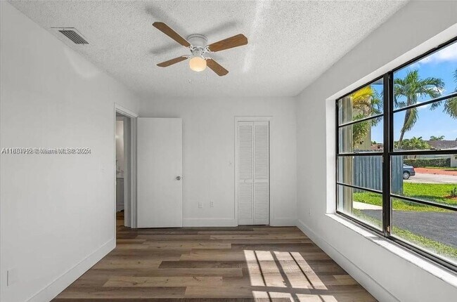 Building Photo - 2512 SW 113th Ct