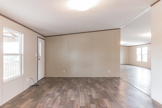 Building Photo - 104 E Castleshoals Dr